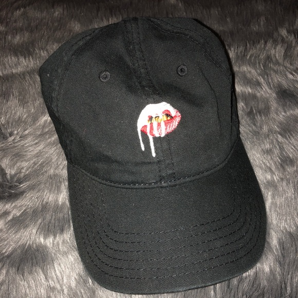 Accessories - Kylie Jenner Lip kit hat